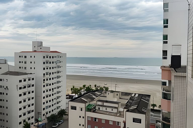 A 100m da Praia C/estacionamento e churrasqueira