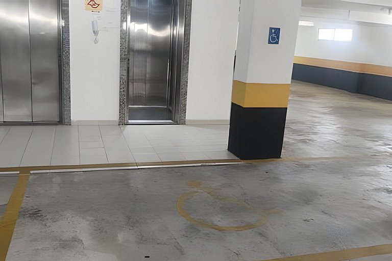 A 100m da Praia C/estacionamento e churrasqueira