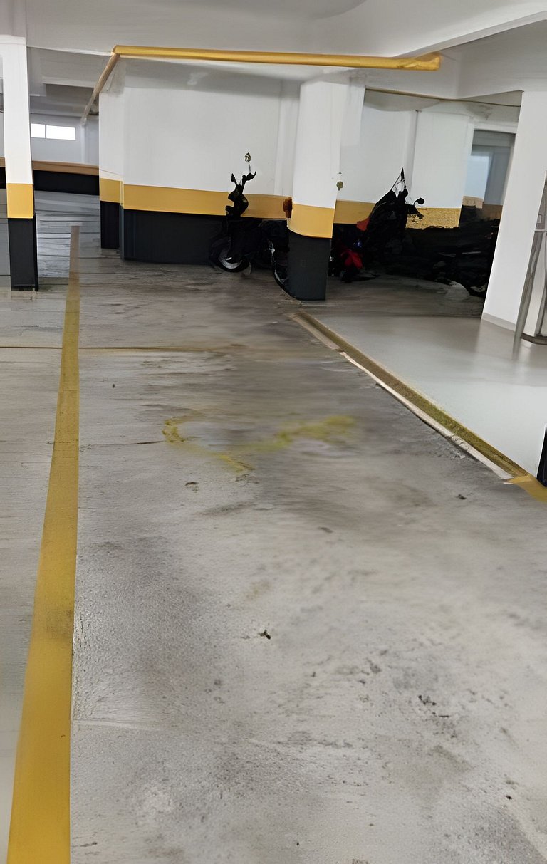 A 100m da Praia C/estacionamento e churrasqueira