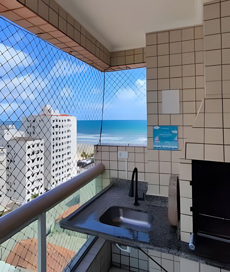 A 100m da Praia C/estacionamento e churrasqueira