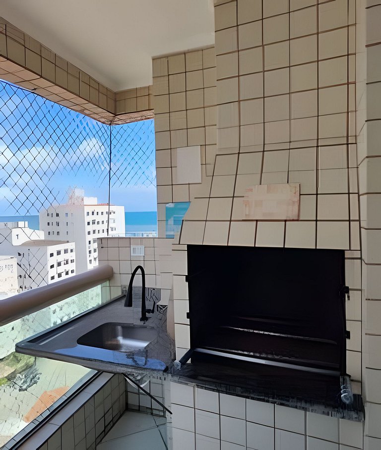 A 100m da Praia C/estacionamento e churrasqueira