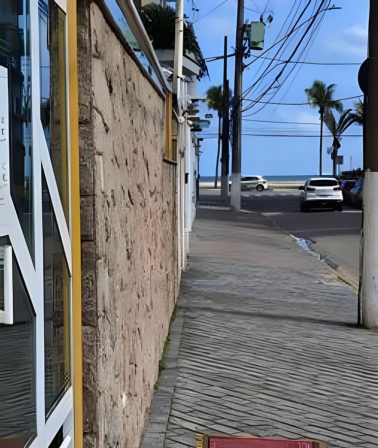 A 100m da Praia C/estacionamento e churrasqueira