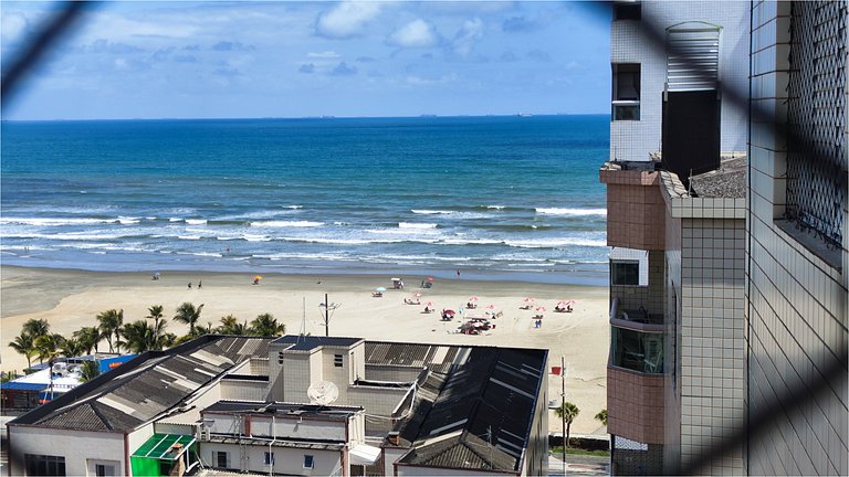 A 100m da Praia C/estacionamento e churrasqueira