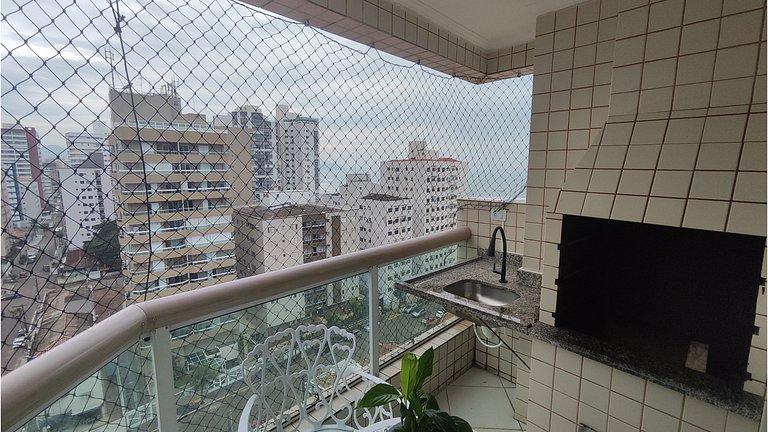 A 100m da Praia C/estacionamento e churrasqueira