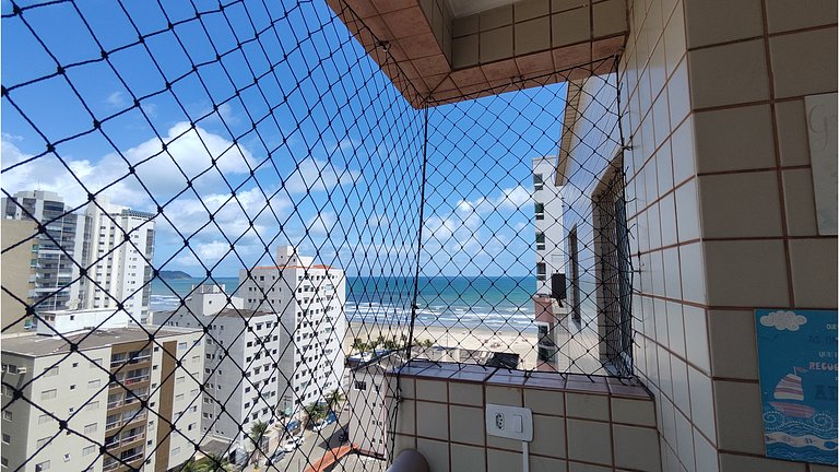 A 100m da Praia C/estacionamento e churrasqueira
